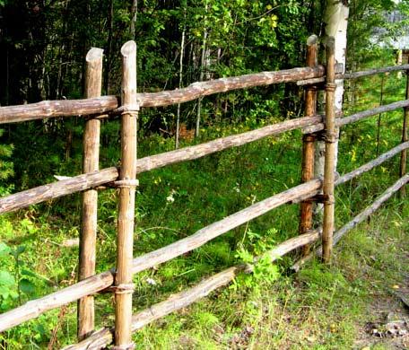 Заборы и изгороди из жердей